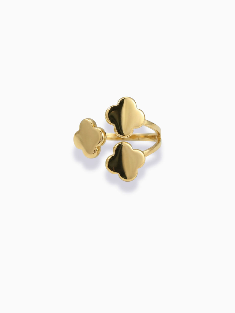 Goldener Luminaria Kleeblatt Ring aus Edelstahl – Drei Kleeblatt-Motive mit 14K PVD-Vergoldung auf weißem Grund.