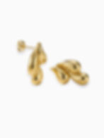 Goldene Marianna Ohrringe aus Edelstahl – skulpturales Design mit drei ineinanderfließenden Tropfen auf weißem Grund.