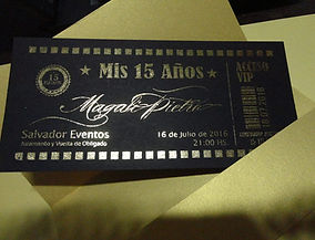 invitaciones-15-anos-ticket-papel-negro-