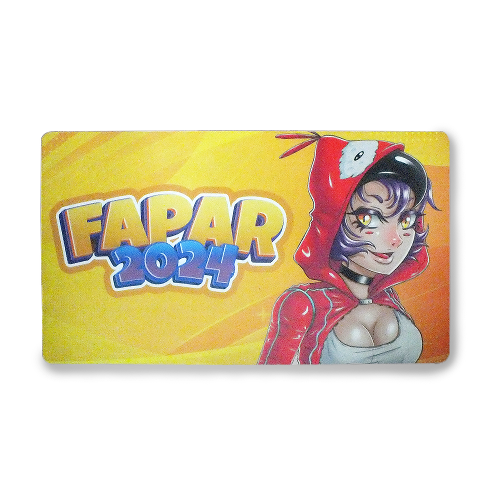 mousepad com fundo abstrato de cores quentes e logotipo do fapar com a mascote posando ao lado