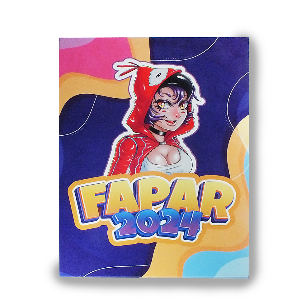 Foto de placa de metal impressa com o logotipo do fapar e a mascote posando acima