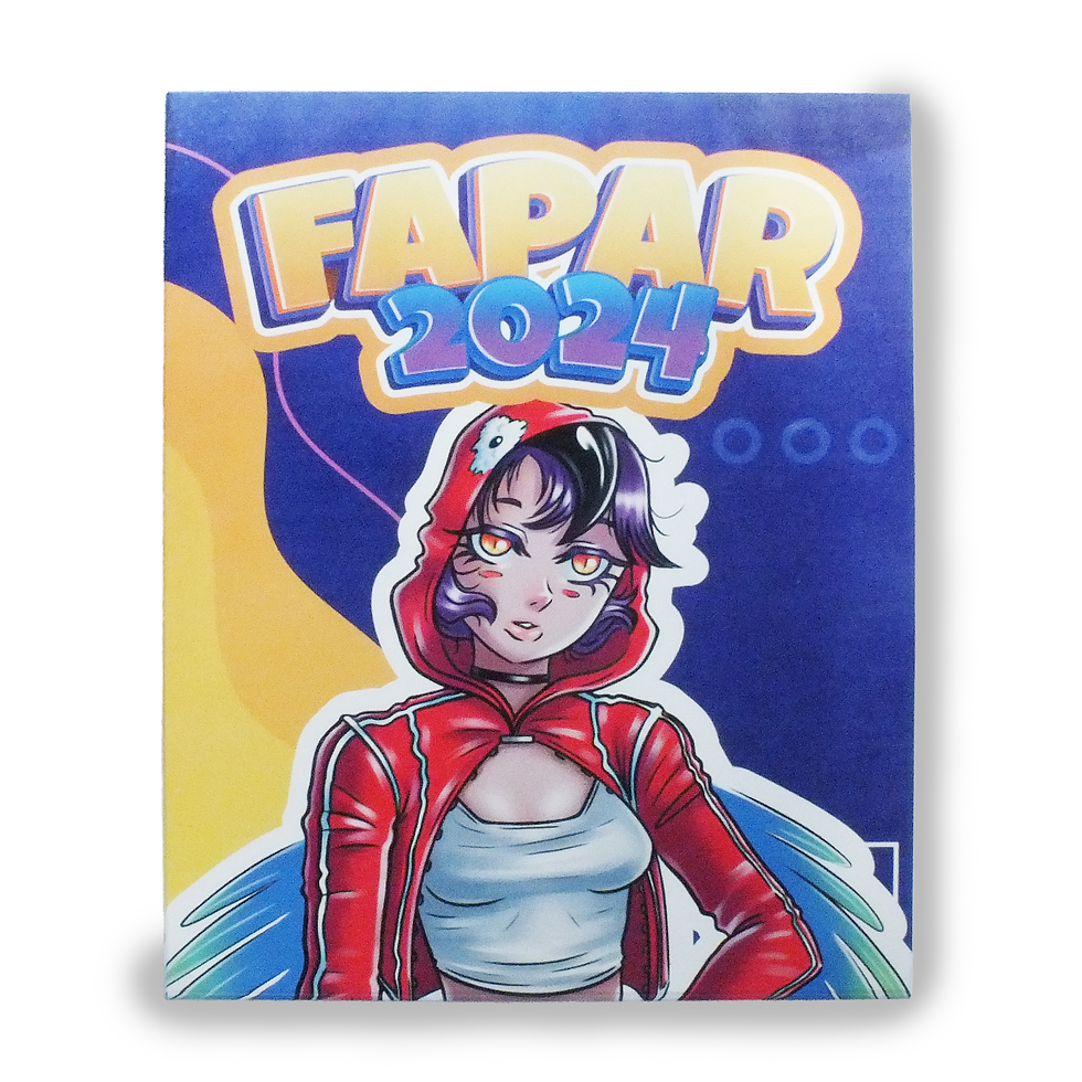 Foto de placa de metal impressa com o logotipo do fapar e a mascote posando abaixo