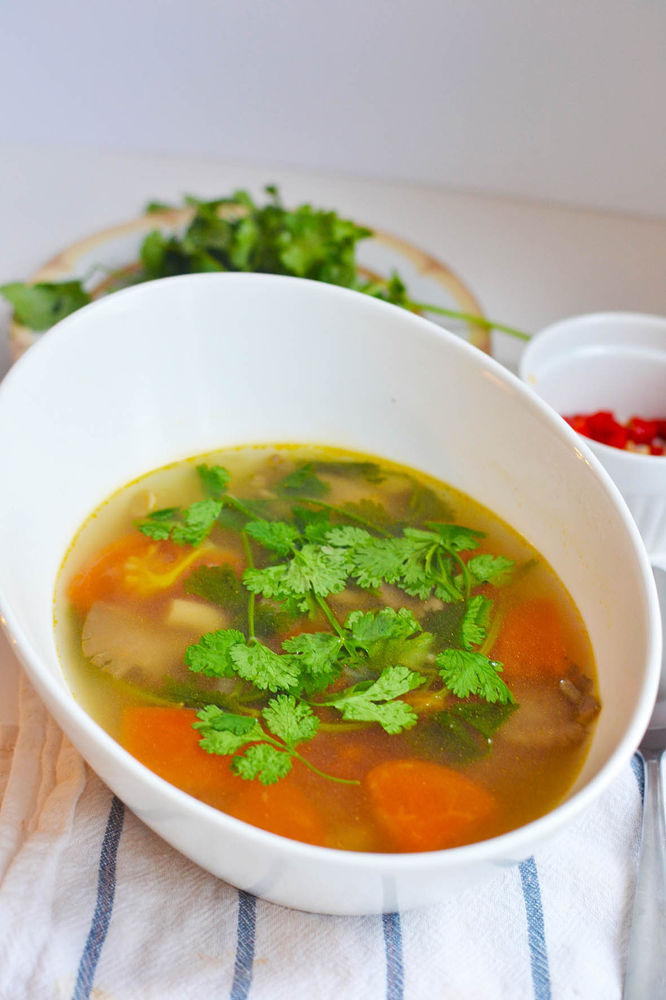 Spicy Lemongrass Soup With Mushrooms and Tomato