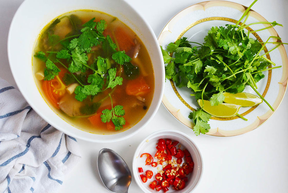Spicy Lemongrass Soup With Mushrooms and Tomato
