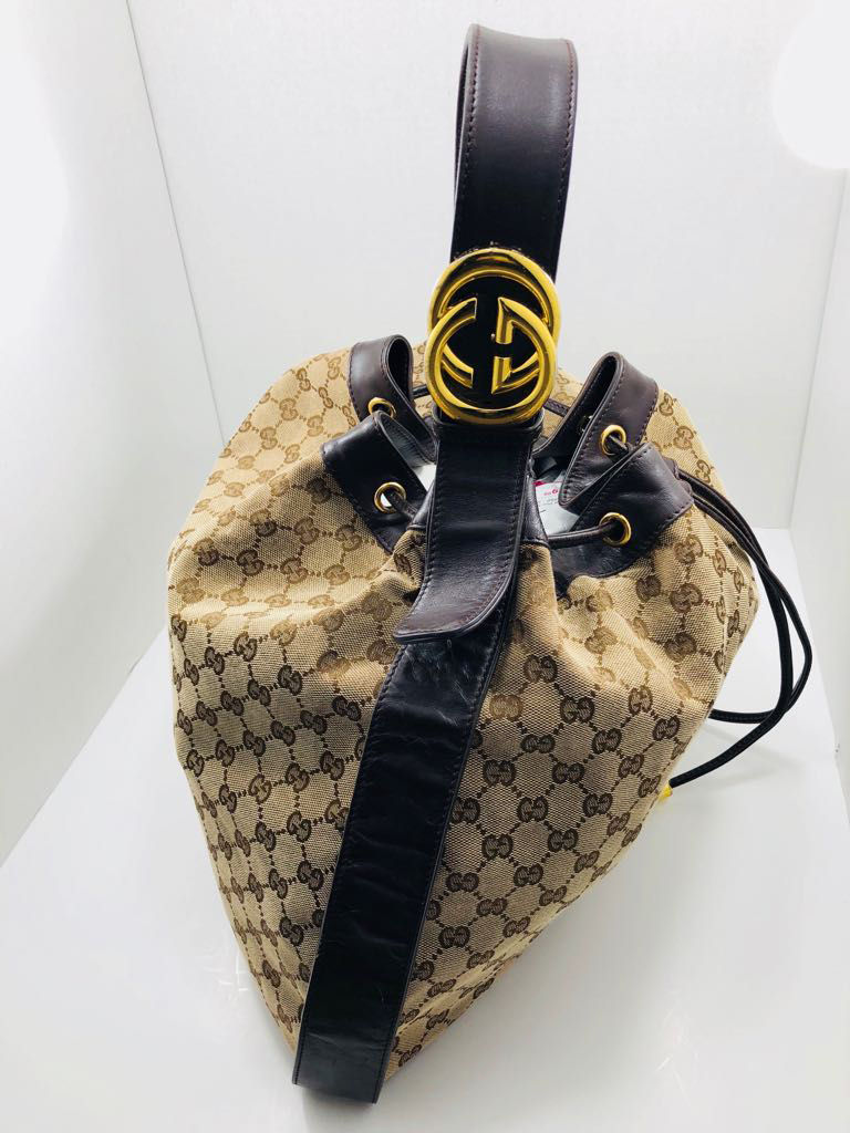 Pre-owned Gucci Shoulder Bag. Fair condition
