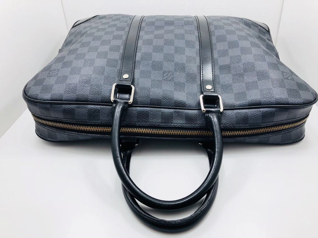 Pre-owned Louis Vuitton Damier Canvas Briefcase. Good condition