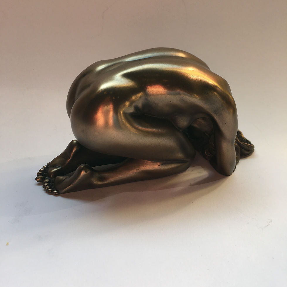 Bronskleurige beelden gemaakt van polystone.   Zowel in vrouwen als in mannen beelden verkrijgbaar.asian spirit body talk