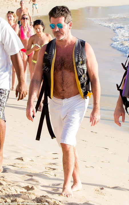 Simon Cowell And Family Are STILL Enjoying Their Vacation In Barbados