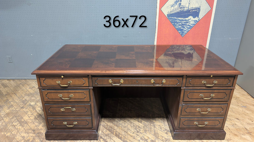 #699. Traditional Desk