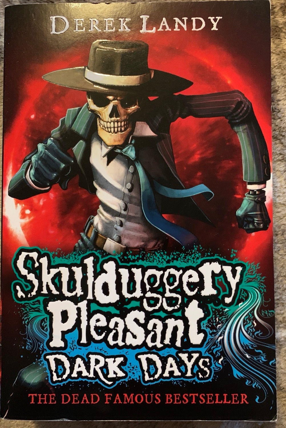 Skulduggery Pleasant Dark Days 