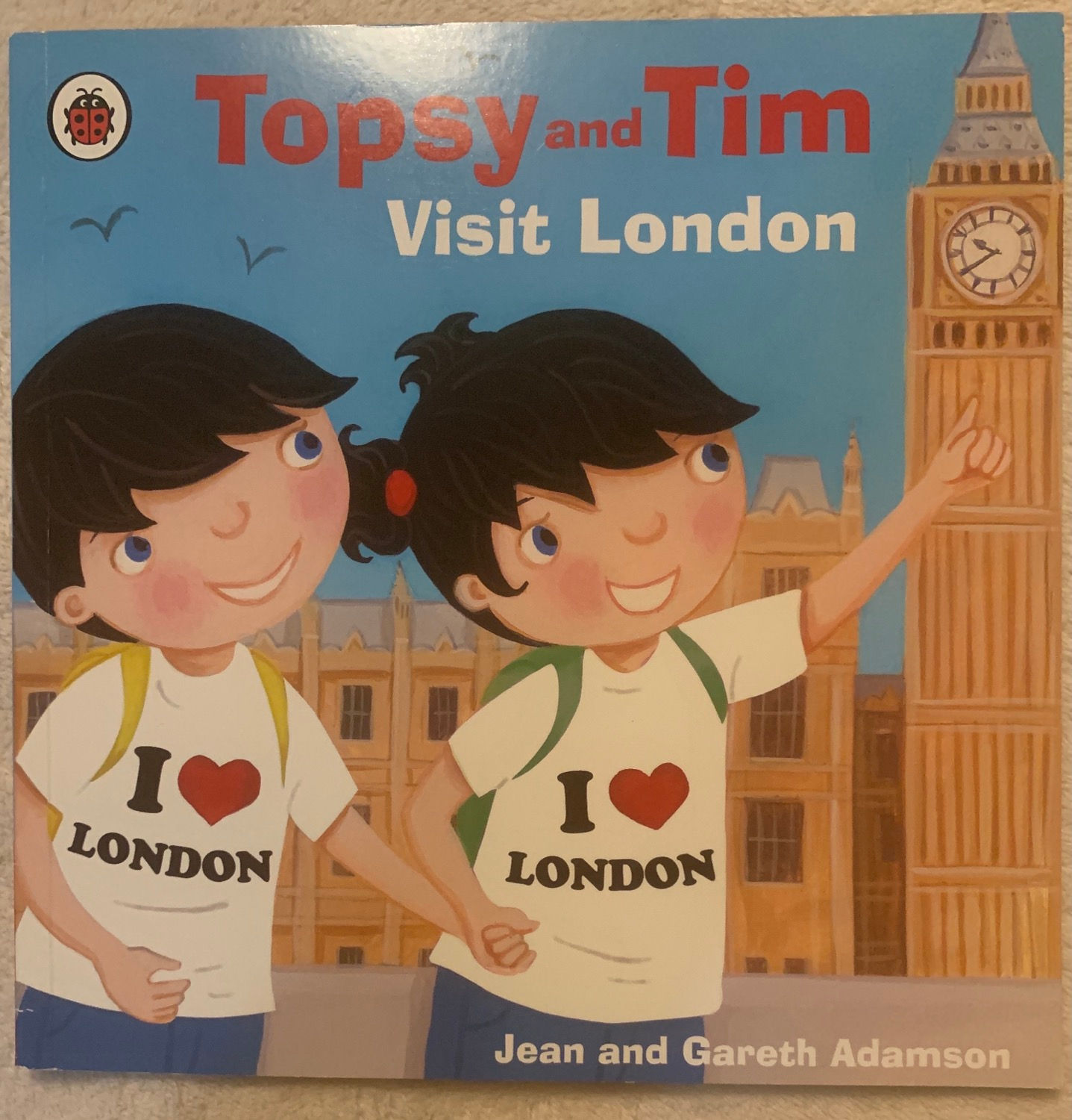 Topsy and Tim visit London 