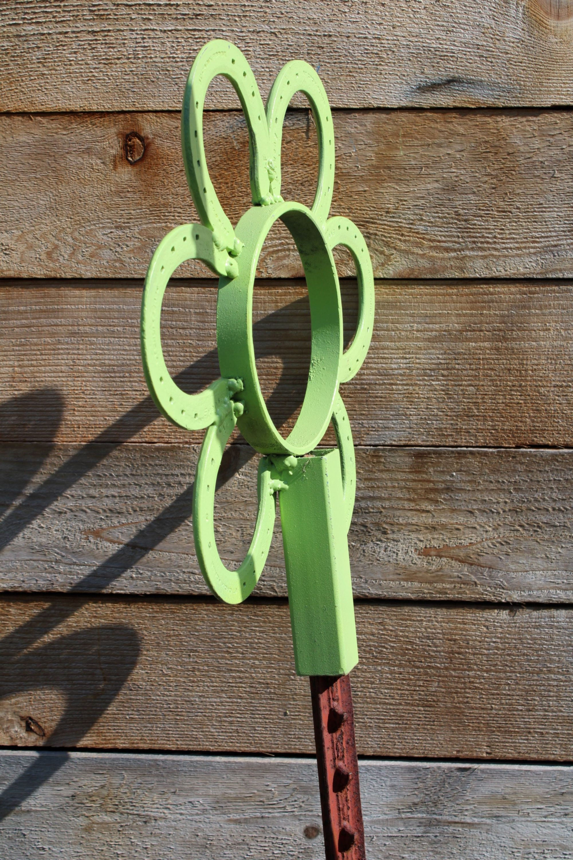 Yard Art Horseshoe Flower Green for T Post Upcycled 2023