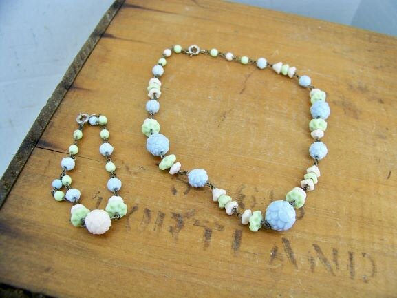 Necklace Bracelet Set Pastel Blue Pink Green 1940-50's