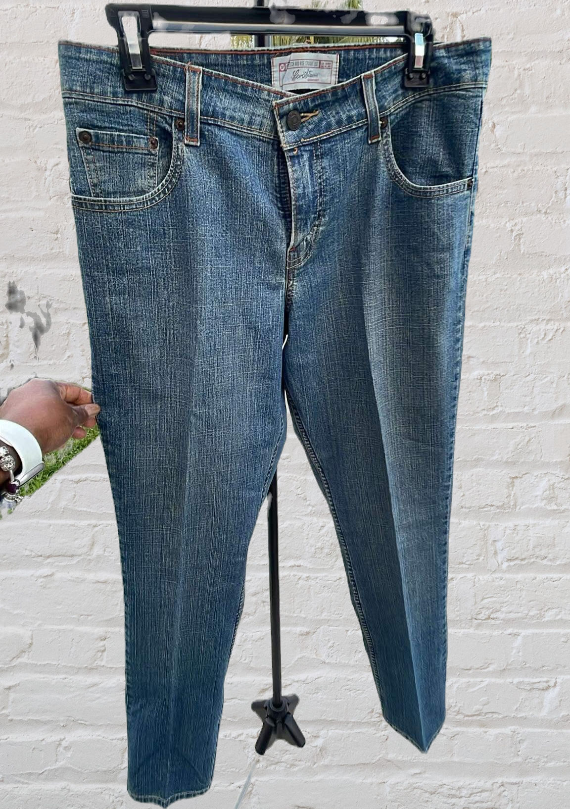Levi Strauss Signature Red Vintage Women’s Mid Rise (Size 8)