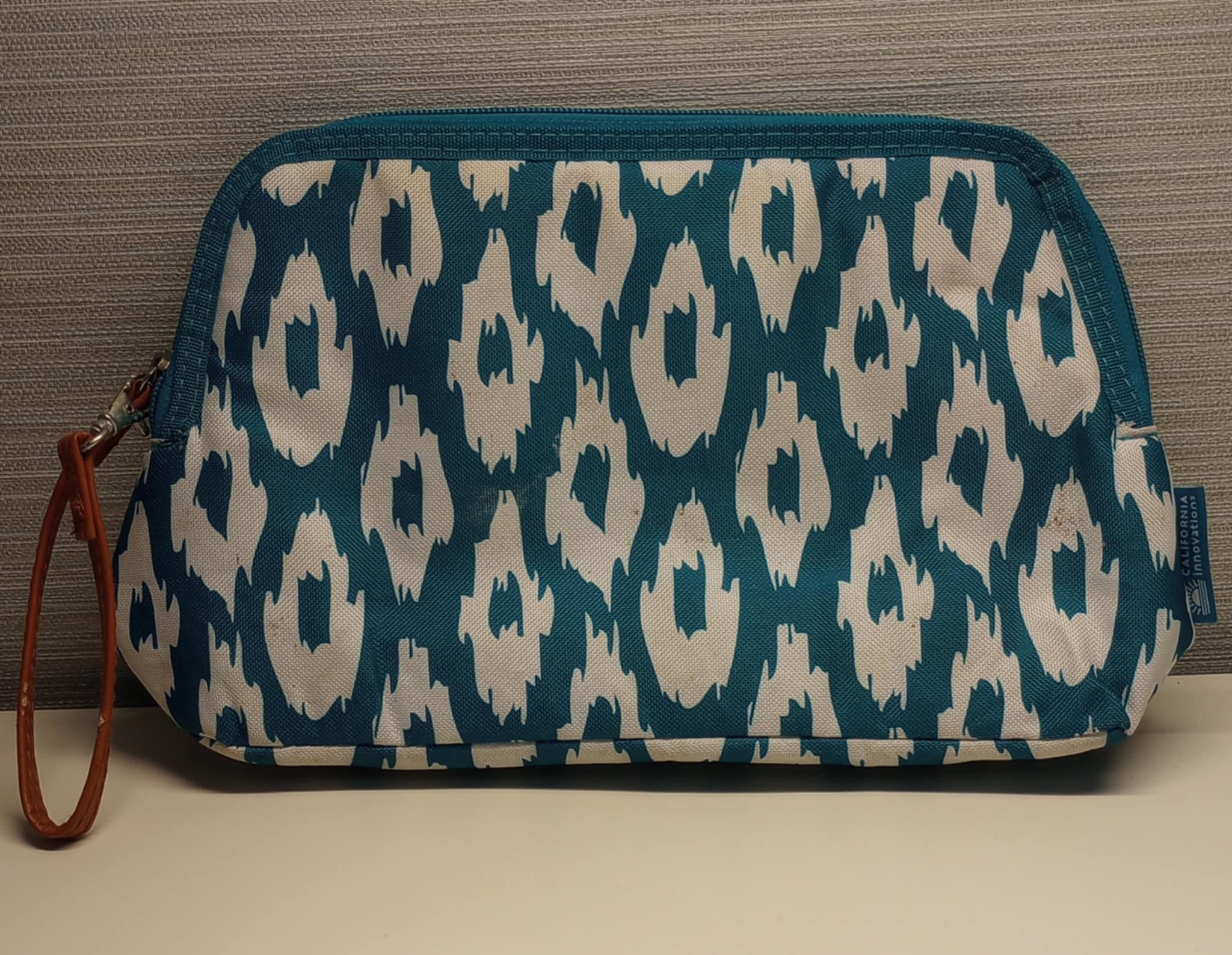 California Innovations Teal Blue/White Travel Pouch