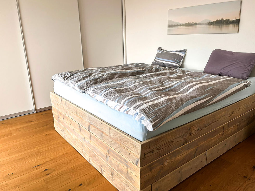 Bett mit Ausziehschubladen beidseitig