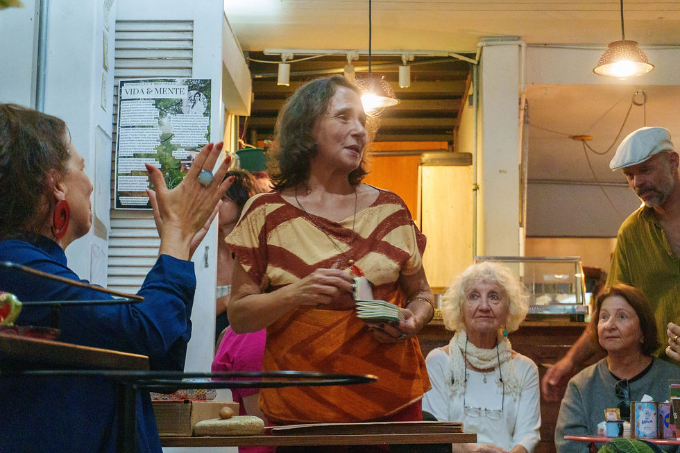 Lançamento livro caderno Umbigo [foto Julio Stotz]