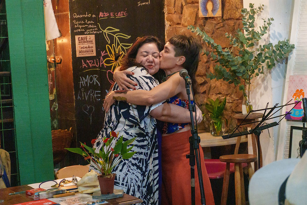 Lançamento livro caderno Umbigo [foto Julio Stotz]