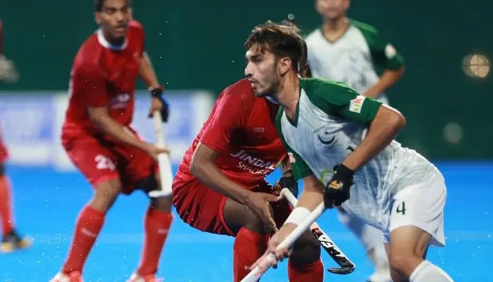 Pakistan is playing against the Oman hockey team