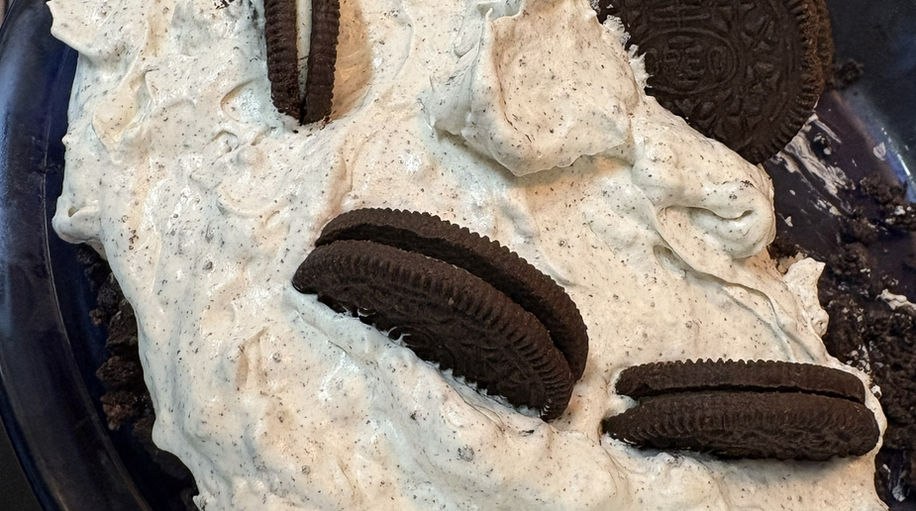 Photo of an Oreo Cream Pie - it looks delicious!