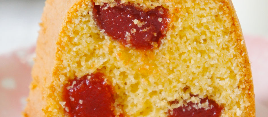 Bolo de Fubá com Goiabada