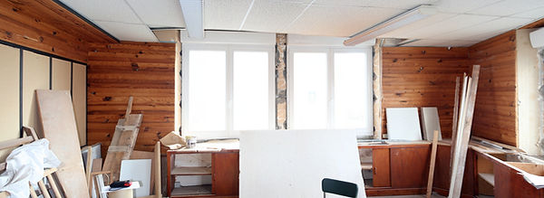 Plateau de bureaux en cours de dépose avant transformation en logement à Vannes
