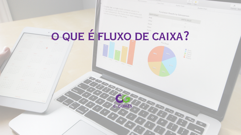 imagem com computador e o título do artigo "o que é fluxo de caixa"
