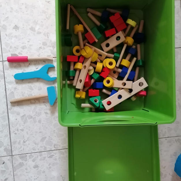 ערכת בניה מעץ, עם קופסא