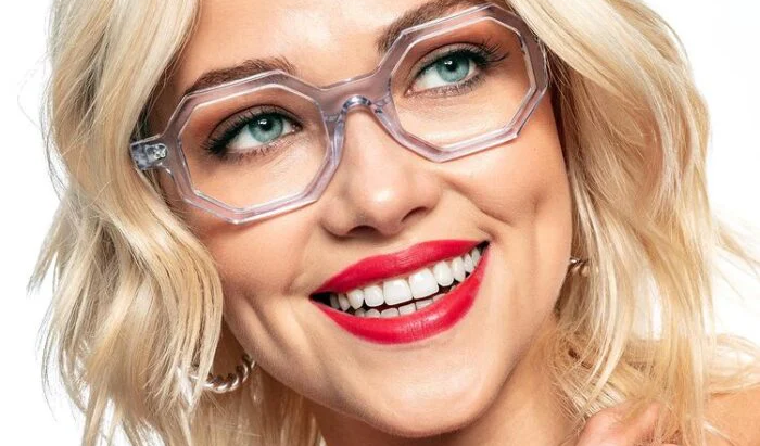 What Types of Eyeglasses Are the Most Trendy?
