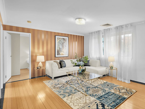 Adding décor, paintings, cushions, lambs to a partial staging