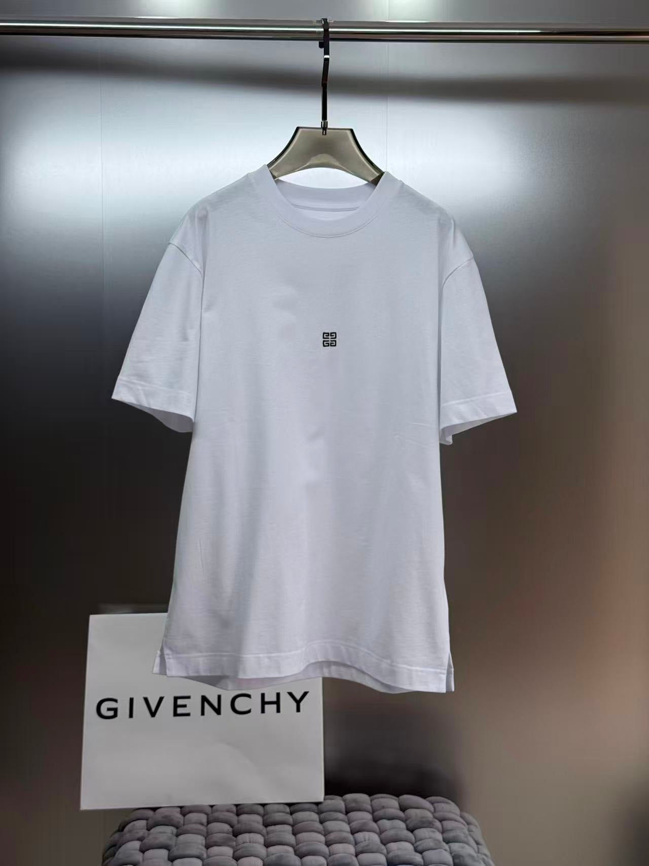 Givenchy T Shirt