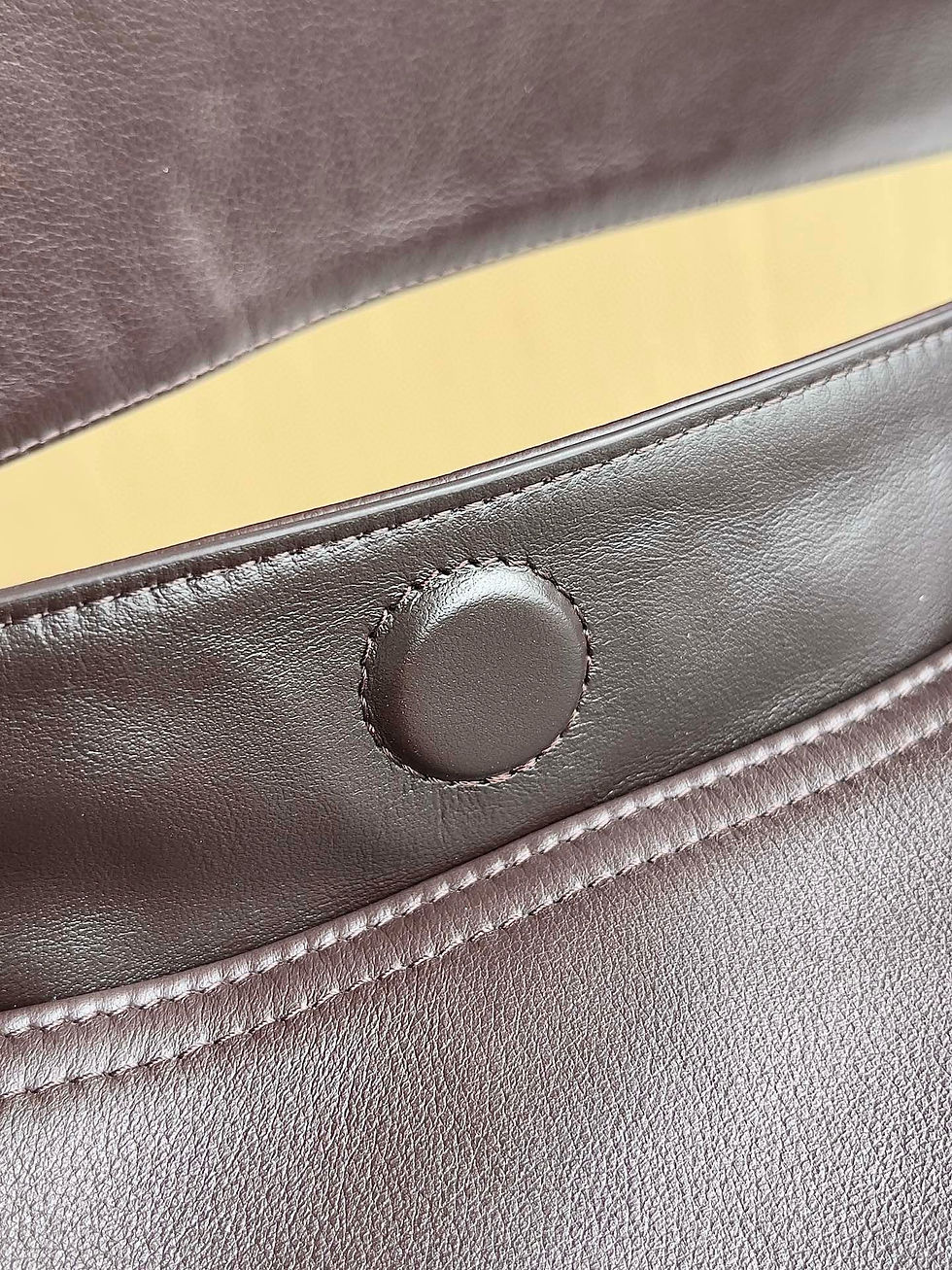 Thumbnail: Bottega Veneta Hop Medium Tote Bag