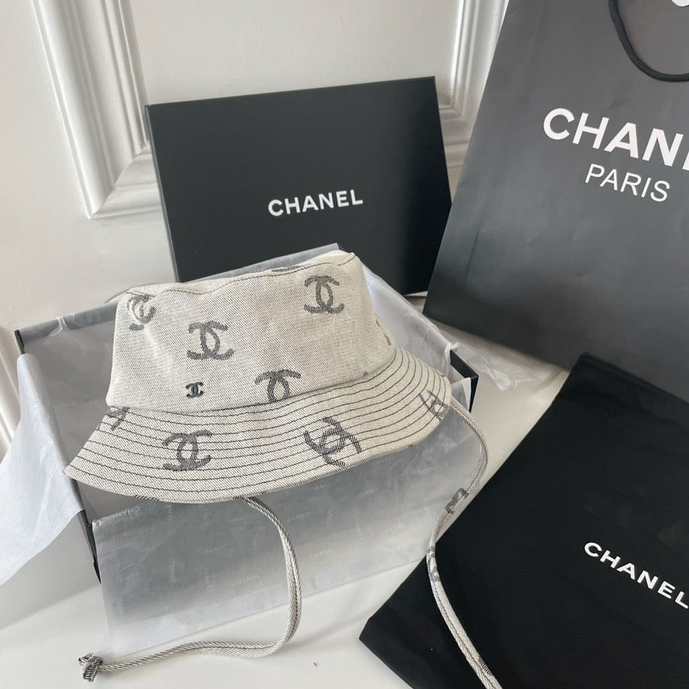 Thumbnail: Chanel Cap 606 — Charcoal