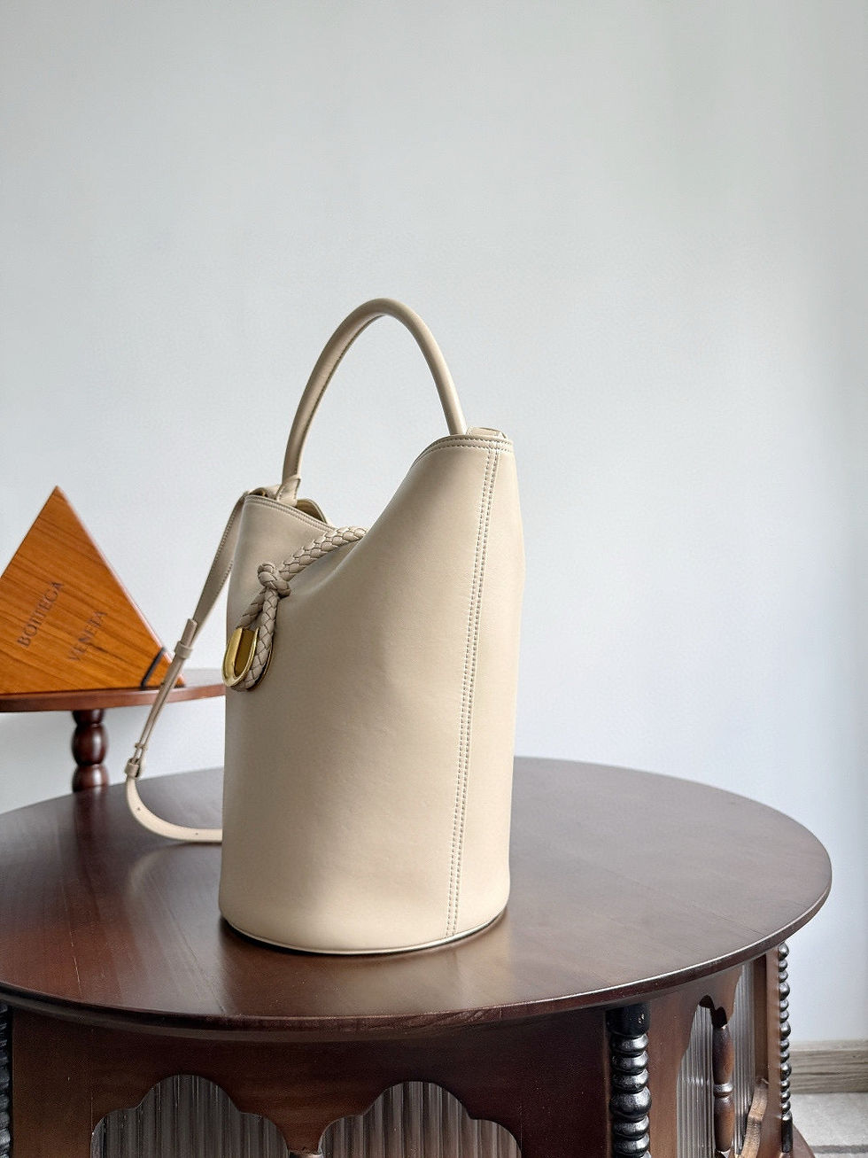 Thumbnail: Bottega Veneta Liberta Bucket Bag