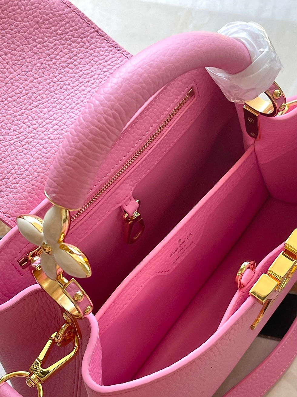 Thumbnail: Louis Vuitton CAPUCINES BB 26 IN MARSHMALLOW PINK TAURILLON GOLD HARDWARE