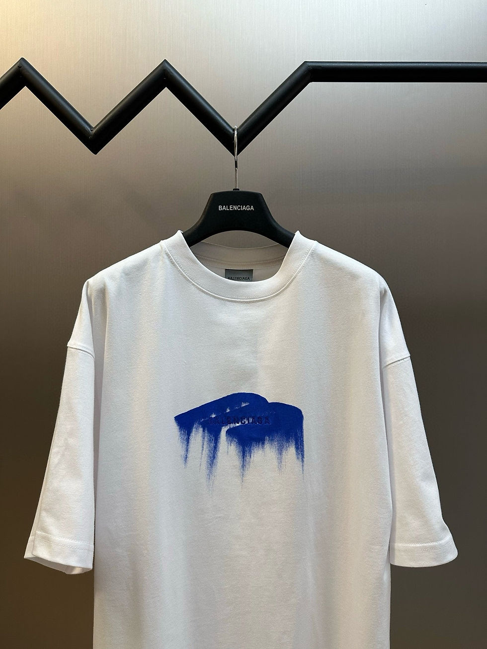 Thumbnail: Balenciaga T-Shirt Blanc – Logo Brush Bleu