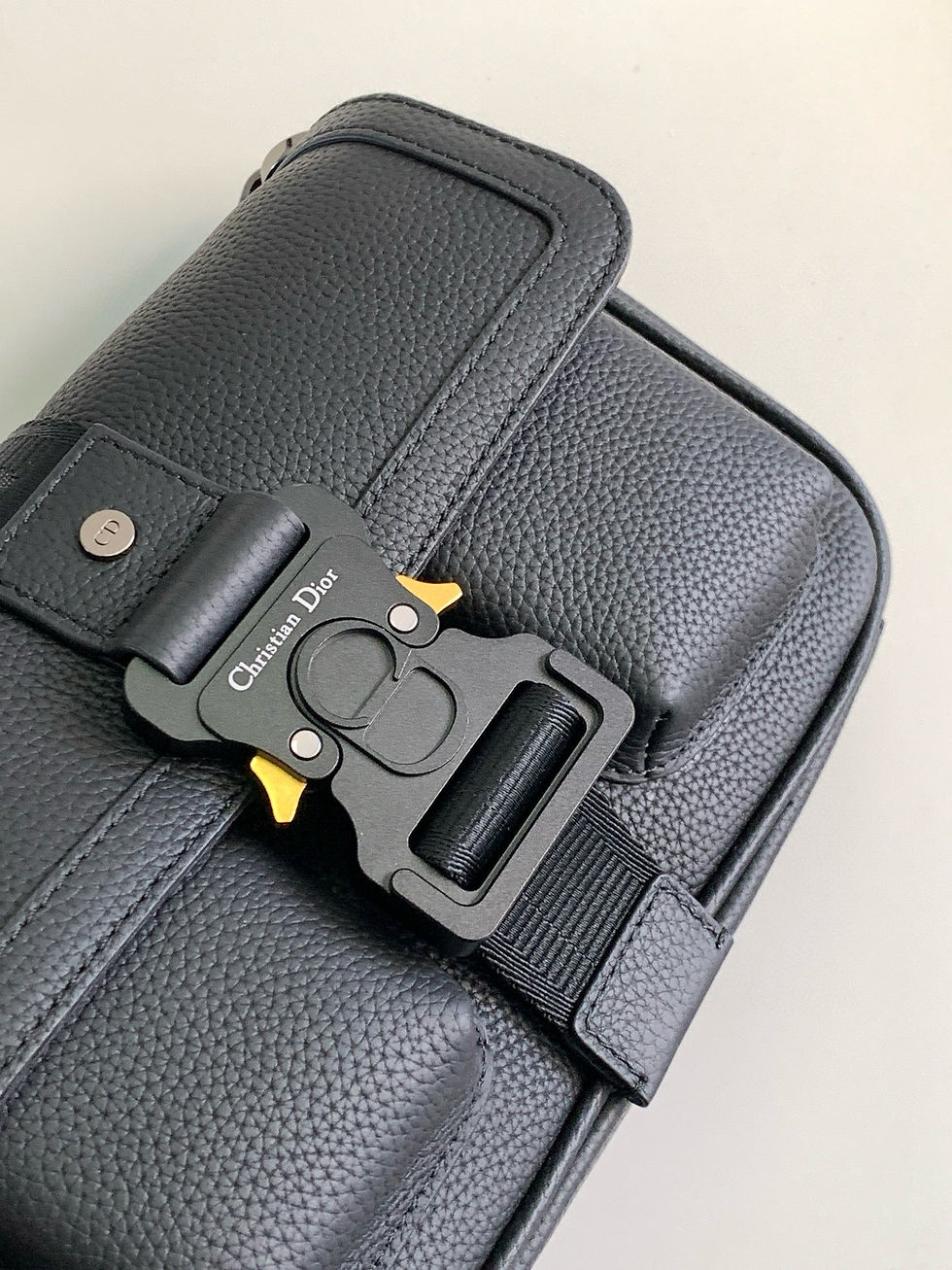 Thumbnail: Dior Messenger Bag