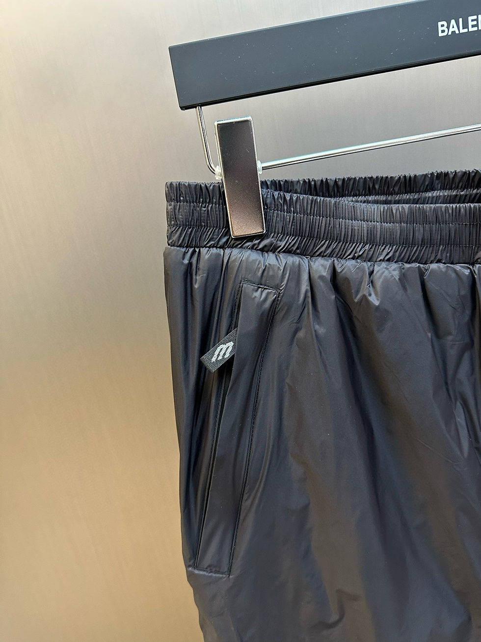 Thumbnail: Balenciaga Pantalon Nylon – Logo Sport Zippé