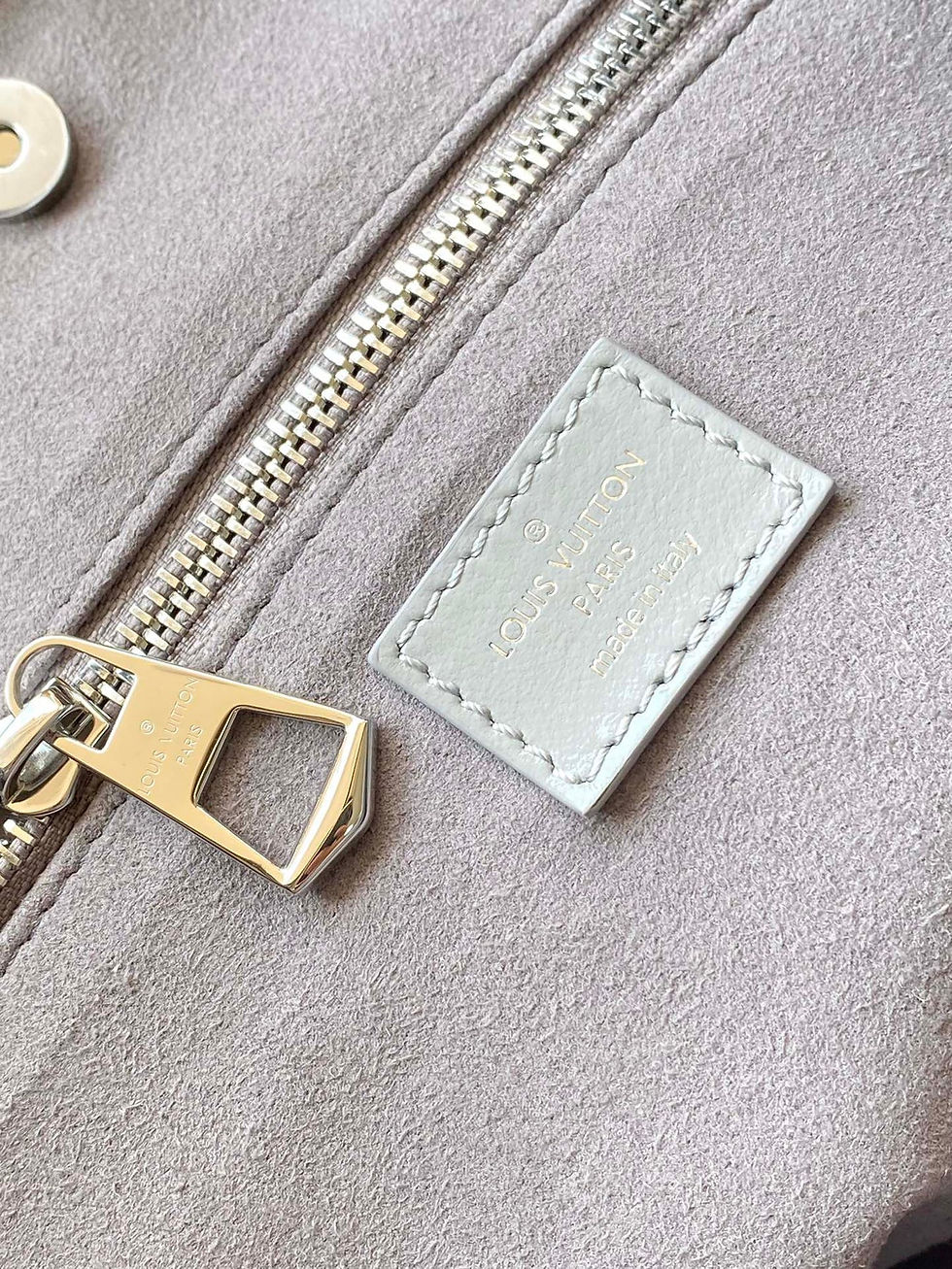 Thumbnail: Louis Vuitton CARRYALL VIBE MM 39 IN TRIANON GRAY SHINY LAMBSKIN