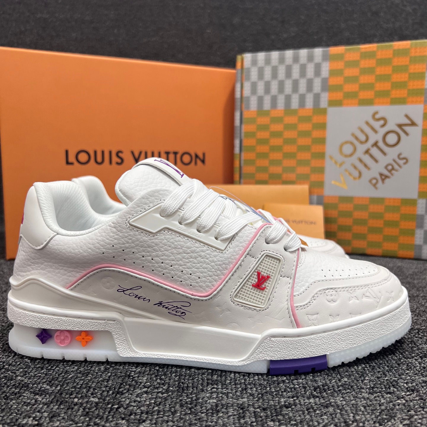 LV Trainer 52