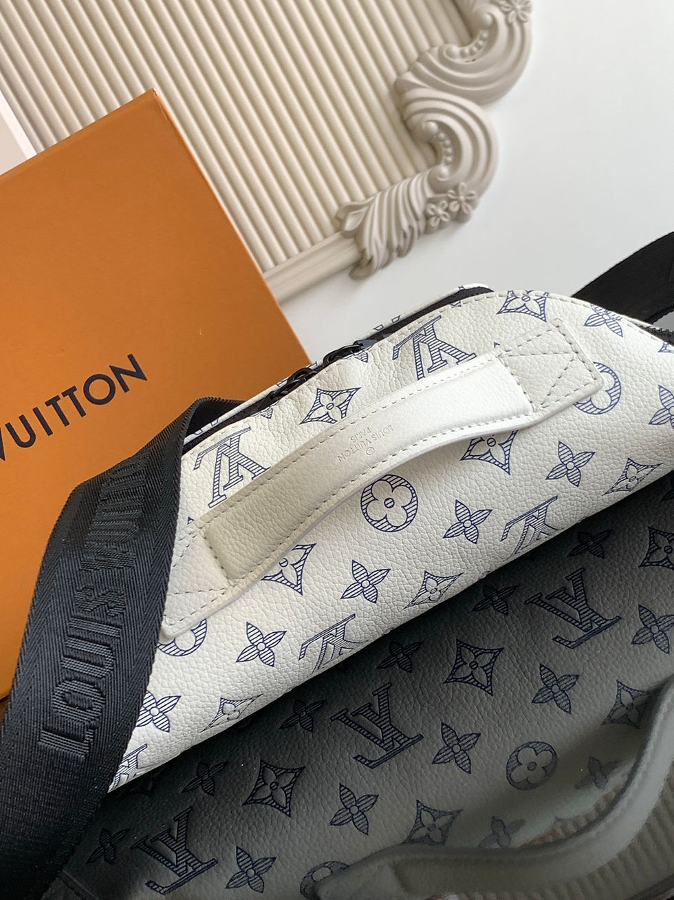 Thumbnail: Louis Vuitton Shoulder Bag