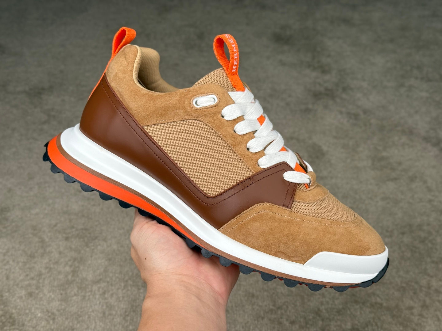 HERM Sneaker 19