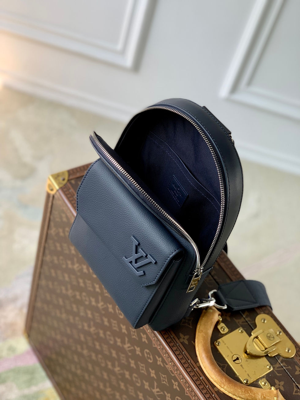 Thumbnail: Louis Vuitton Pilot