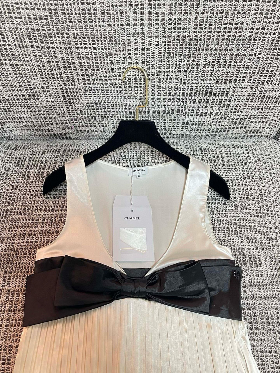 Thumbnail: Chanel Top #641