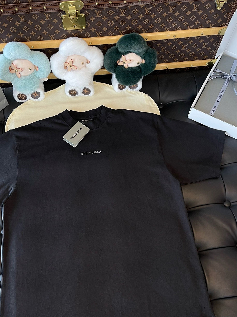 Thumbnail: Balenciaga T-Shirt Noir – Logo Minimaliste