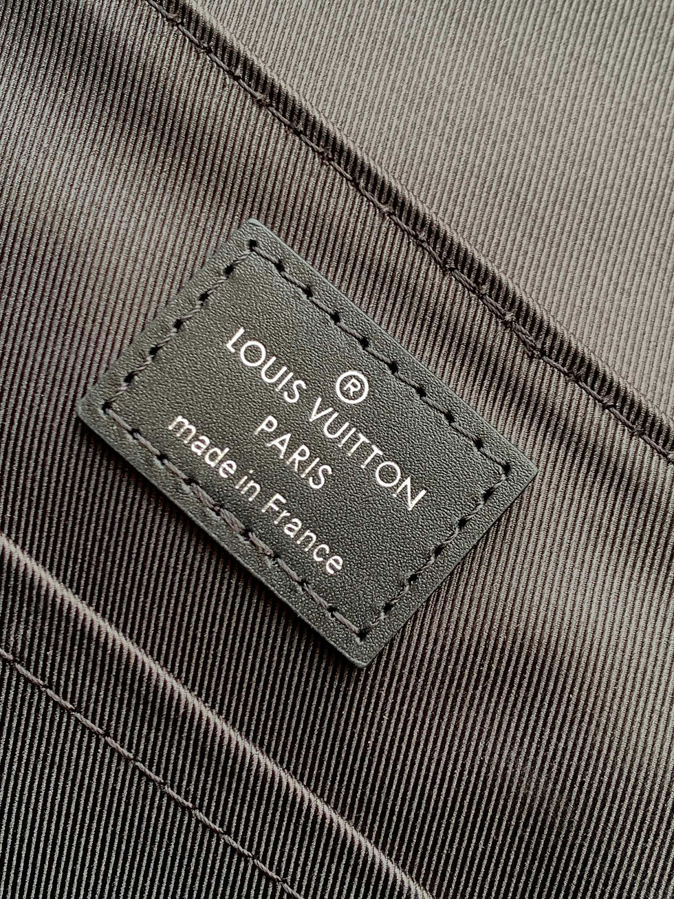 Thumbnail: Louis Vuitton Mailman Bag