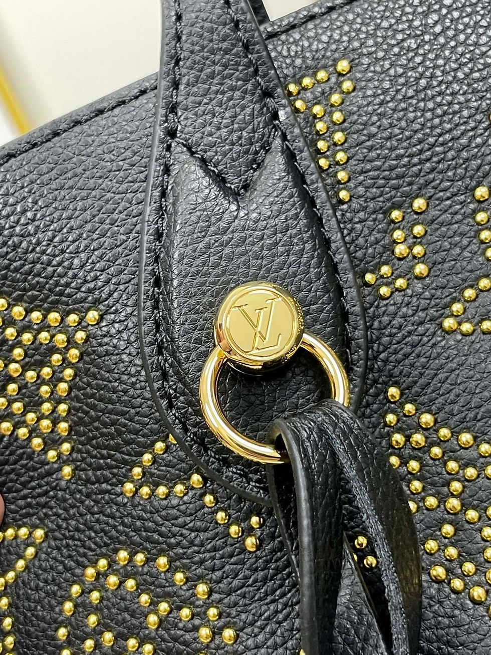 Thumbnail: Louis Vuitton BLOSSOM PM 20 BLACK MAHINA CALFSKIN