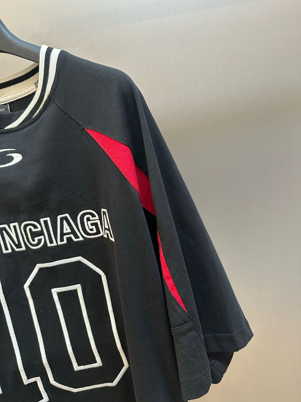 Thumbnail: Balenciaga T-Shirt Sport Jersey Noir – Numéro 10