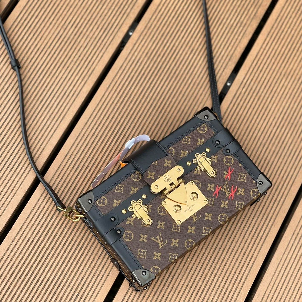 Thumbnail: Louis Vuitton PETITE MALLE MONOGRAM CANVAS