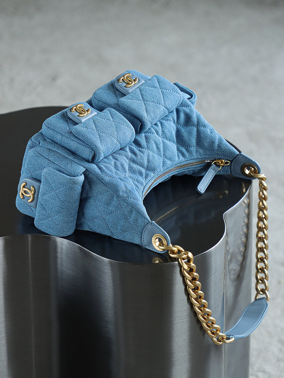 Thumbnail: Chanel 25C Hobo Bag Small